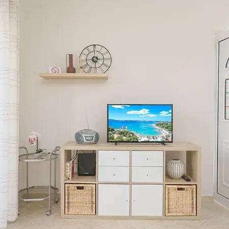 Apartman Angie Apartment